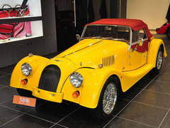 ĦRoadster