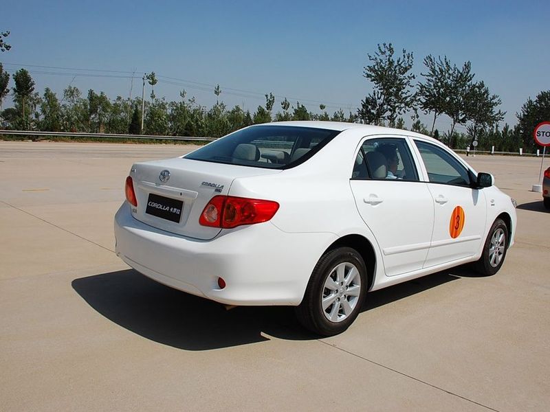 一汽丰田2007款 卡罗拉 1.6 GL AT车身外观图