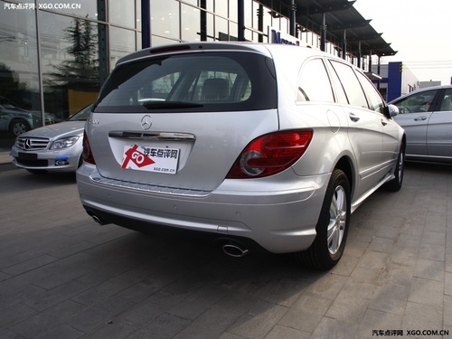 北京车展亮相 奔驰发布2011款R级轿车
