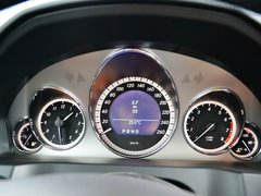 2013款奔驰E260现车  蛇年聚福团购价格