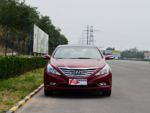 北京现代索纳塔八全系优惠3万元 有现车