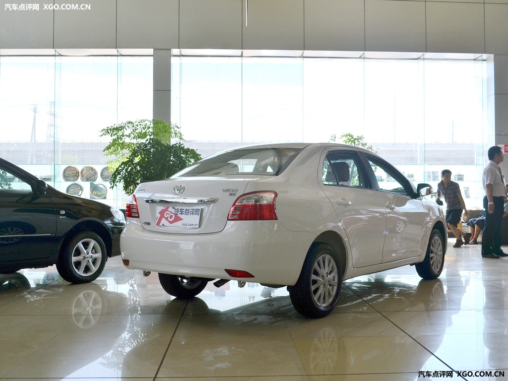 【超大图】一汽丰田白色2011款 威驰 1.6 GL-i