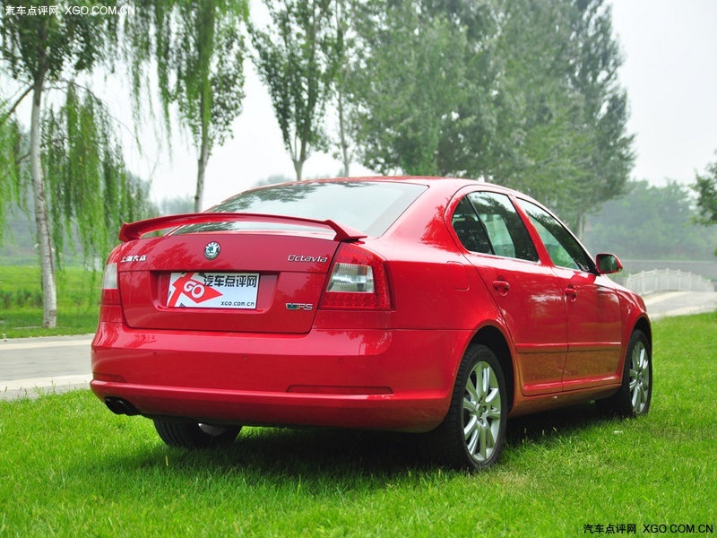 上海大众斯柯达旋风红2010款 2.0T RS车身外