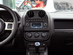 2012自由客 温柔的jeep、城市“硬朗”SUV