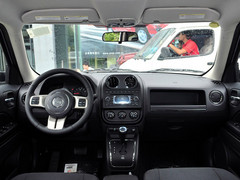 2012款Jeep自由客已到店 欢迎赏车试驾