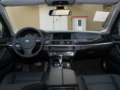 新BMW5系Li领先型展车到店 售价45.96万