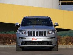 Jeep大切诺基SRT8现车 售价123.99万元