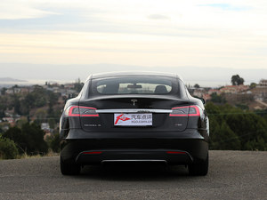 特斯拉Model S订金1.5万 最快两个月提