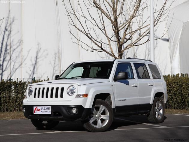 Jeep自由客最高降4万元 店内现车销售