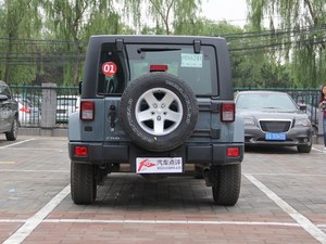 武汉Jeep牧马人降5.2万元 店内有现车