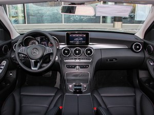 奔驰C级最高优惠4.96万元 店内现车销售