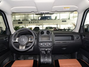 硬朗城市SUV Jeep 自由客尊享1万元优惠