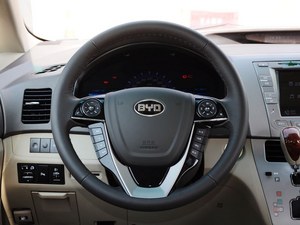 比亚迪商务MPV M6 郑州优惠0.29万元