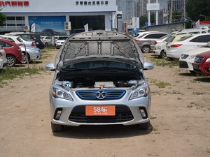武汉北汽新能源EV160降9万 赠千元礼包