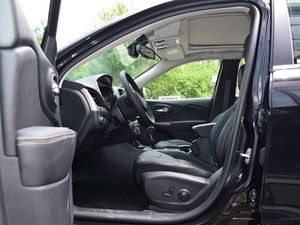 泉州国贸Jeep 自由光优惠2.3万 有现车