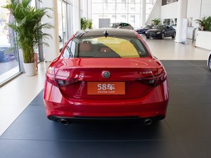 Giulia 昆明裸车价格  现车优惠2万元