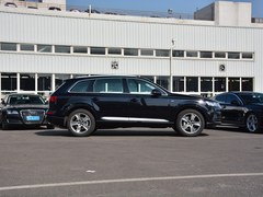 µQ7 45 TFSI 