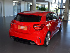 AAMG Ŀ AMG A 45 4MATIC