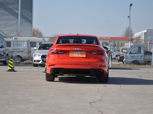 奥迪RS 3售价51.38万元起 欢迎试乘试驾