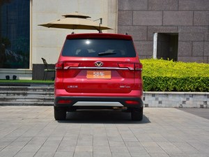 北汽幻速H5平价销售8.18万起 现车充足