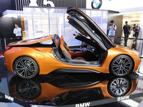 i8