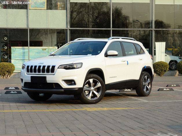 Jeep自由光天津3月报价 价格直降7万元