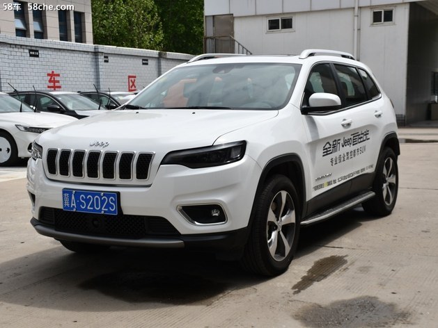 Jeep自由光天津现车报价 优惠高达4.2万