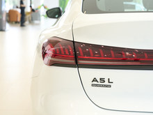 2025 WA5L Sportback 2.0T quattro