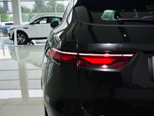 2025 ݱF-PACE P400 SPORT