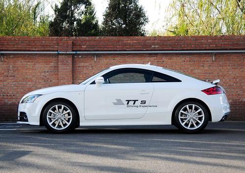 µTT TT Coupe 45 TFSI 