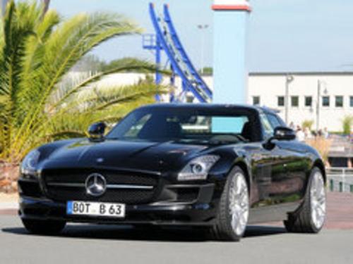 Ͳ˹ SLS AMG 700 Biturbo