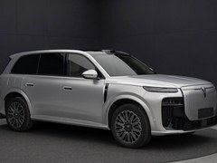 岚图泰山X8