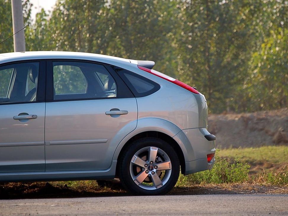 查看小图可用键盘的 ←或→ 翻页2006款 福克斯 两厢 2.0mt 运动版