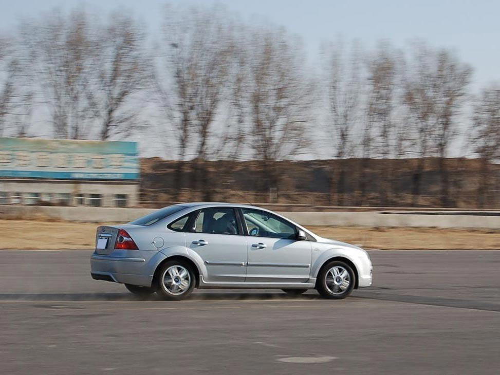 長安福特2009款 福克斯 三廂 1.8at 豪華型其它與改裝高清大圖