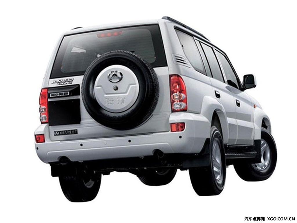 北汽制造象牙白2006款 陆霸 基本型车身外观高清大图