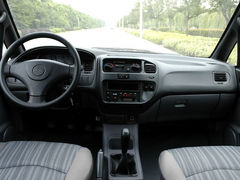 2012款菱智2.0L车型 车展订车让2000元