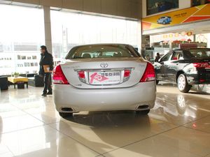 丰田皇冠享现金最高优惠四万元 现车销售