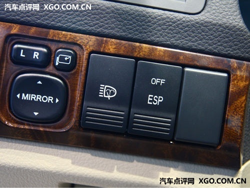 皆为2.0运动家用车 马自达6 PK广汽传祺