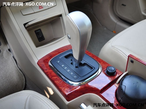 入门级家用车比拼 比亚迪L3 VS荣威350