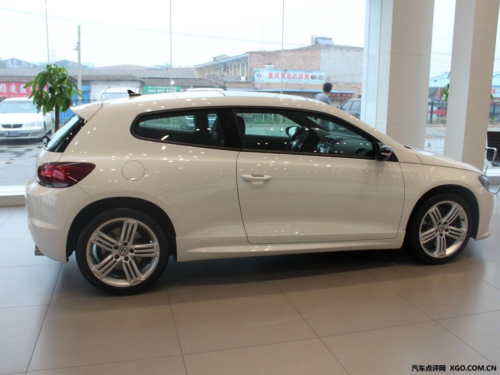 【超大图】大众尚酷 糖果白2011款sciroccor2.