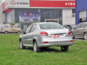 2011款标致207郑州现车 购车降1.4万元