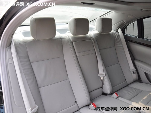新款奔驰S300现车巨惠  天津港直降18万
