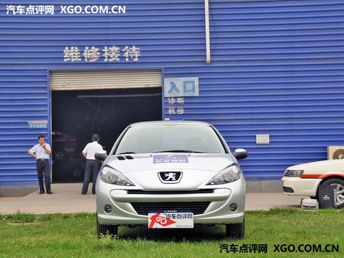 2011款 标致207 三厢 1.4L 手动驭乐版