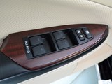 皇冠 2011款  V6 2.5 Royal 真皮天窗特别版_高清图21