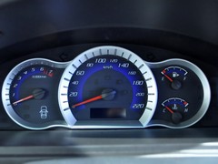 售6.38-7.28万 2012款长安CX30三厢上市