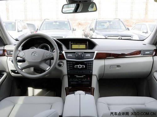 奔驰E200促销到底 天津现车降价优惠8万