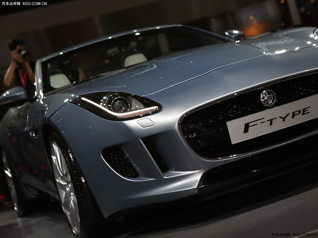 查看小圖可用鍵盤的 ←或→ 翻頁2013款 捷豹f-type 3.0t s