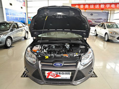 2012款新福克斯三厢郑州降1万 现车销售