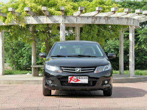 众泰Z300郑州现车销售 购车最高降0.7万