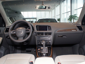 奥迪Q5曲靖全系优惠5千动感而全能的SUV